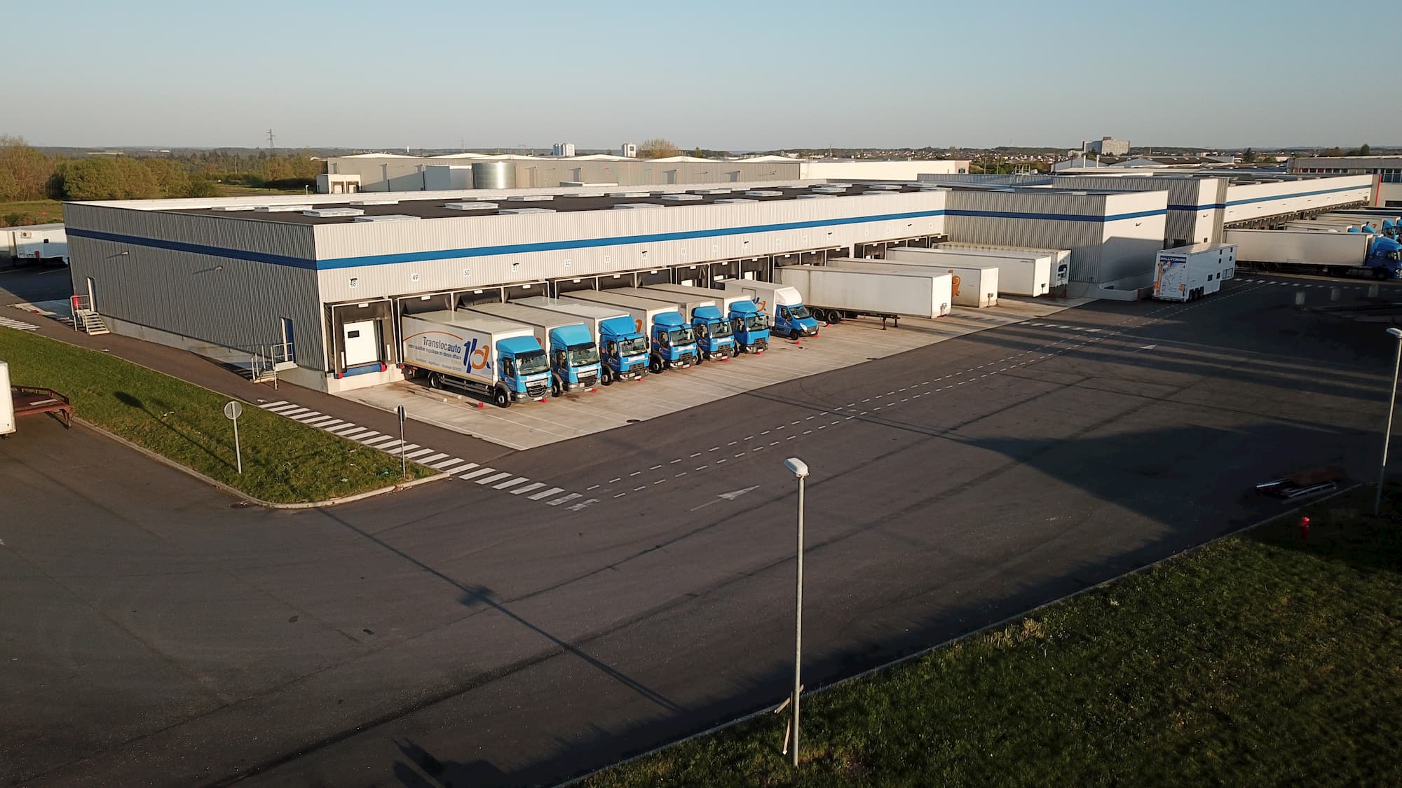 Intervention en construction ausein du batiment logistique TLA Group à Dreux